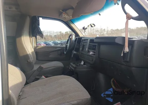 2012 Chevrolet Express 2500 Work Van z USA, uszkodzony, nr VIN 1GCWGFCA1C1179337